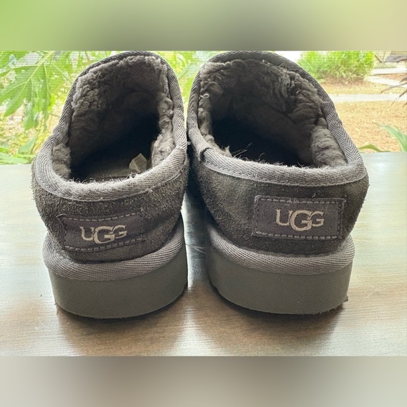 UGG Classic Slippers - charcoal grey- size 8/39 - Picture 14 of 16